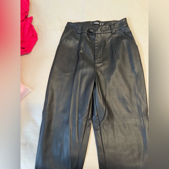 Black leather pants - Picture 3 of 5